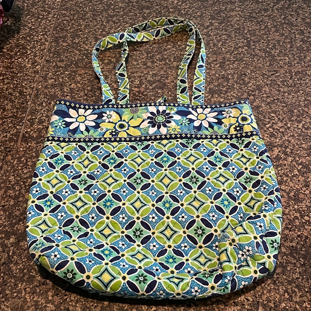Vera Bradley tote bag.